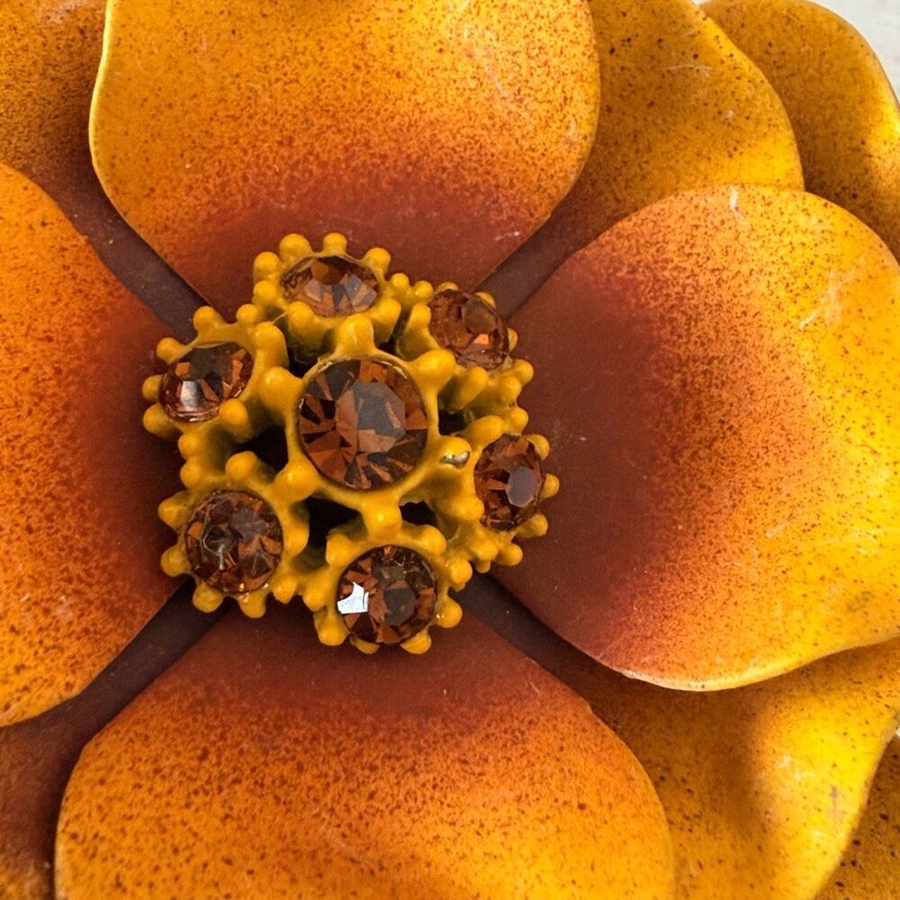 Vintage Mustard Yellow Brown Enamel Flower Rhinestone Brooch - Picture 4 of 7